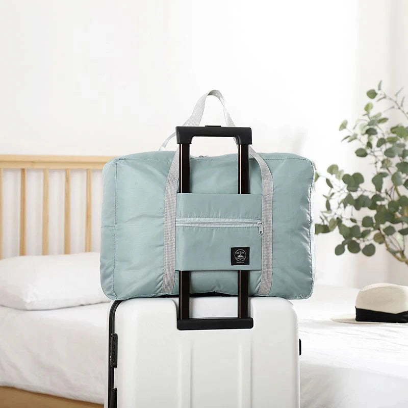 Best‑selling foldable duffel bag with extra‑large capacity, ultra‑light design, and perfect for travel, gym, and weekend trips. Stylish, durable, and folds flat in seconds