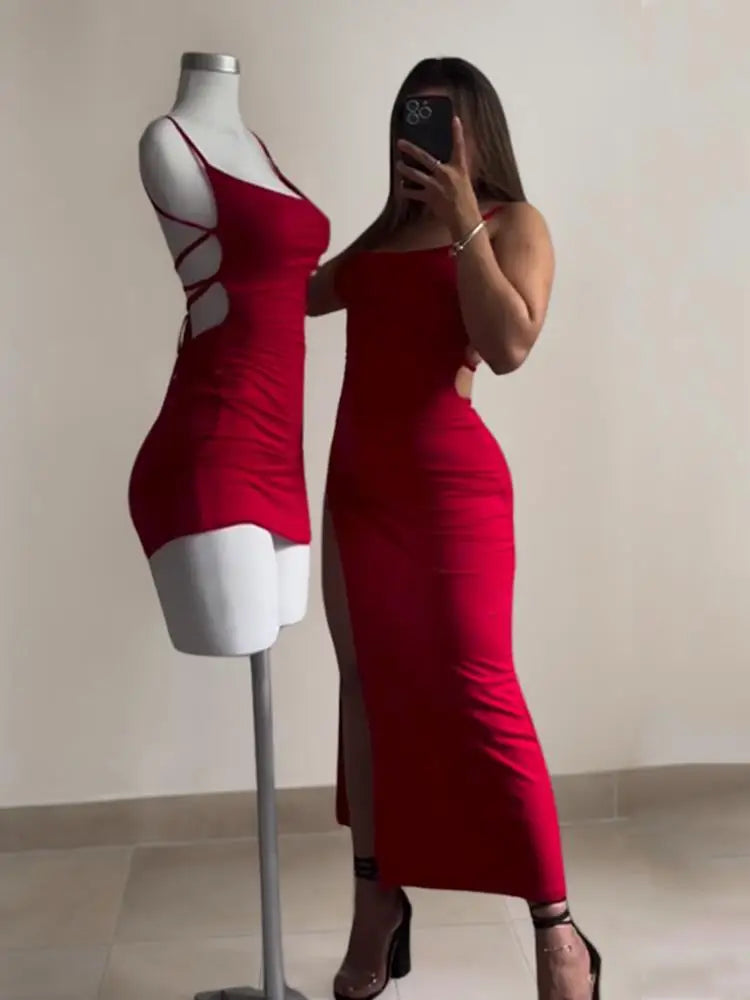 A bold and sexy summer dress featuring a halter strap design, curve‑hugging fit, and sleek high‑sensibility style. This mini bodycon dress shapes the silhouette with a chic “Spice Girl” vibe—perfect for parties, nig