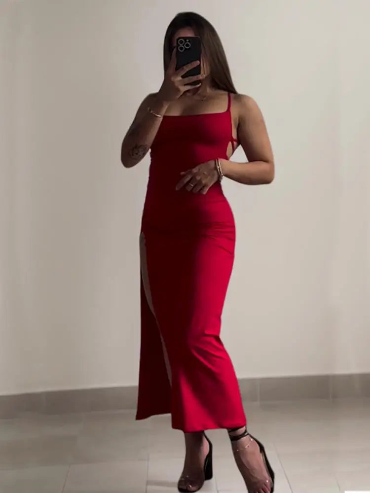 A bold and sexy summer dress featuring a halter strap design, curve‑hugging fit, and sleek high‑sensibility style. This mini bodycon dress shapes the silhouette with a chic “Spice Girl” vibe—perfect for parties, nig